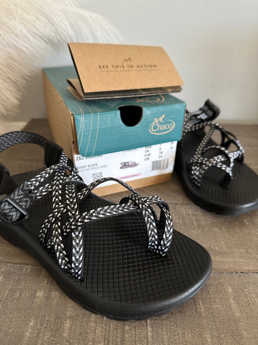 Chaco ZX2 Classic Sandals in Black with White Patterned Straps Sz 7 NEW